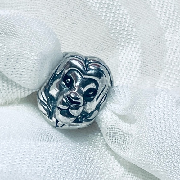 🦁 NWOT Simba Charm - The Lion King✨ - Picture 6 of 7